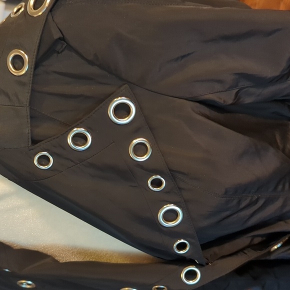 Black Trenchcoat Silver Rivets, Buttons Belted  Chic Sex In The City Vibe Sz M - Picture 4 of 9